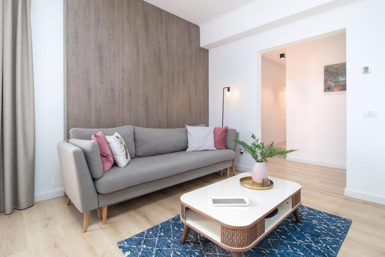 Charlotte Piata Unirii - Free Private Parking 2Bedrooms Apartment أرادايا المظهر الخارجي الصورة