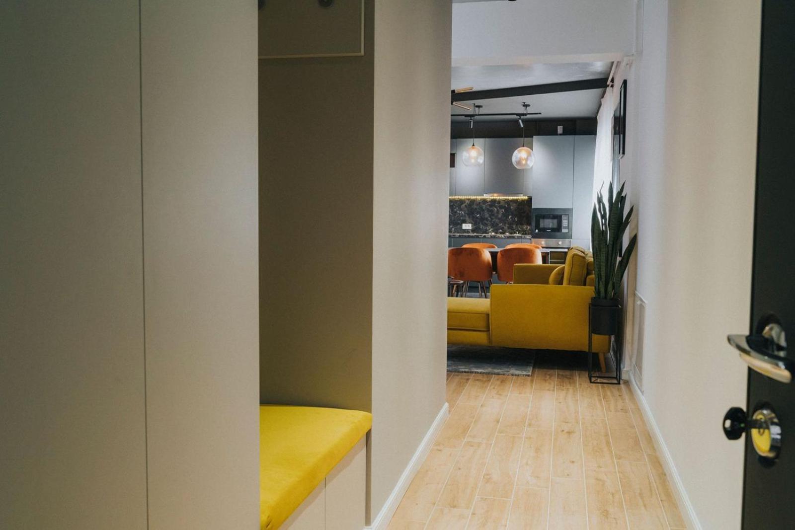 Charlotte Piata Unirii - Free Private Parking 2Bedrooms Apartment أرادايا المظهر الخارجي الصورة