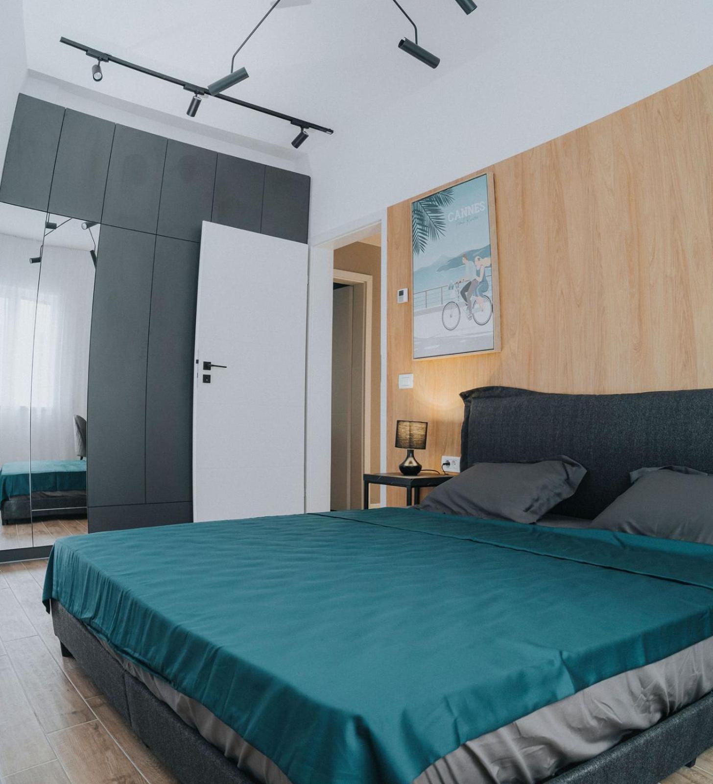Charlotte Piata Unirii - Free Private Parking 2Bedrooms Apartment أرادايا المظهر الخارجي الصورة