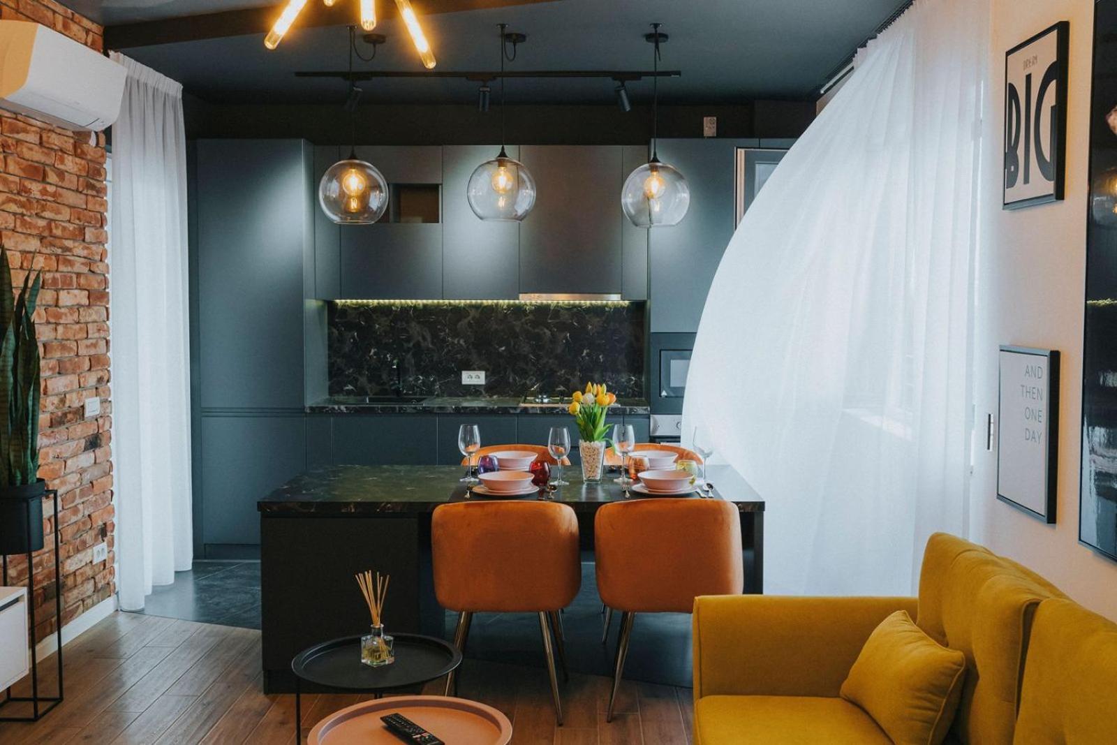 Charlotte Piata Unirii - Free Private Parking 2Bedrooms Apartment أرادايا المظهر الخارجي الصورة